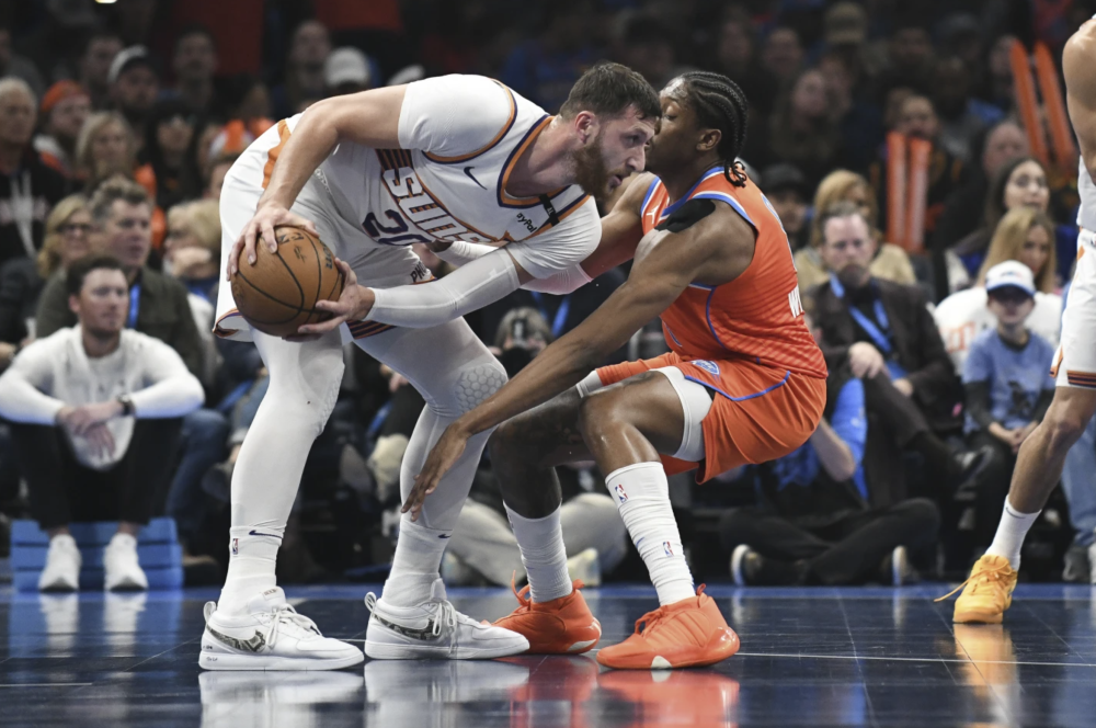 九游体育-赛地聚焦:NBA常规赛加时末段热度飙升,圣安东尼奥马刺队长鼓劲,球迷炸锅,赛季目标并未改变的简单介绍